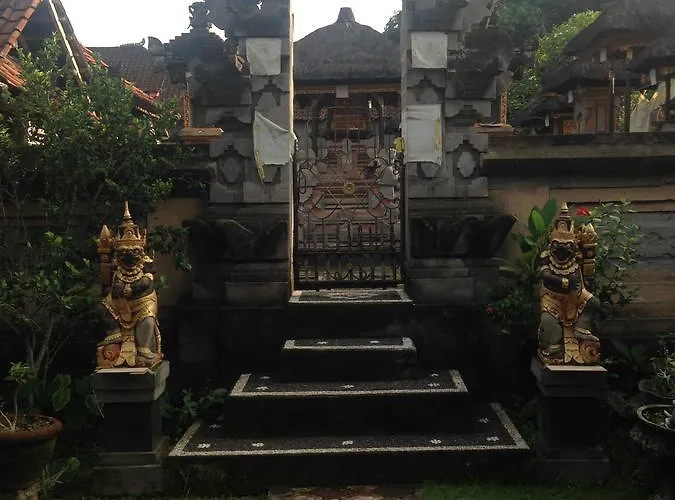 Moning House *